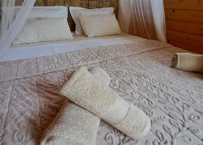 Paradise Kosirina אתר קמפינג